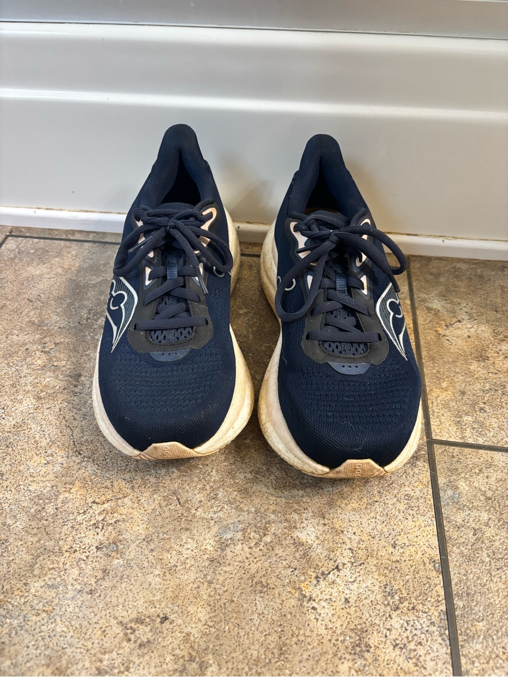 Saucony Triumph 23 Women's Navy Blue and White Athletic Running Shoes